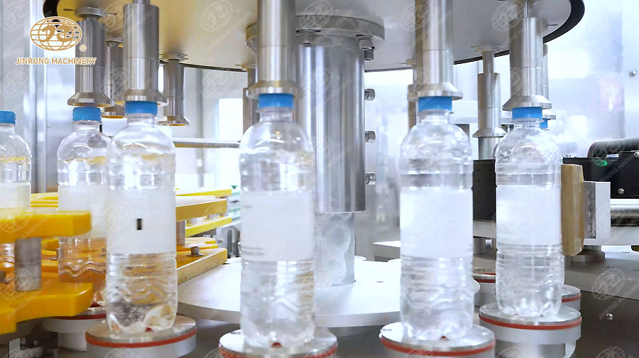 OPP熱熔膠貼標(biāo)設(shè)備-7